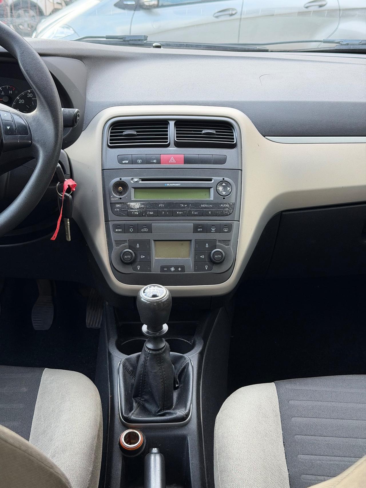 Fiat Grande Punto 1.4 5 p- Neopatentati