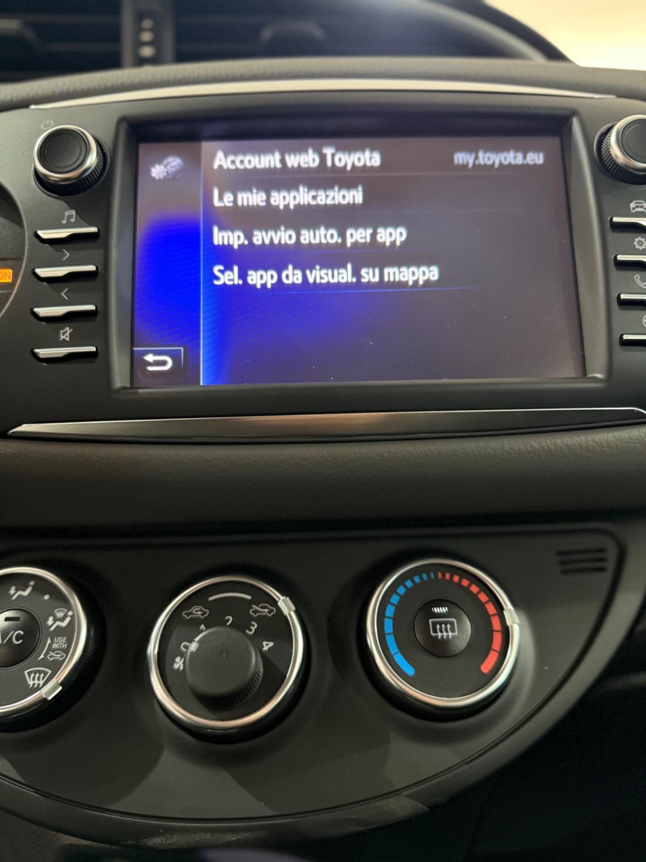 Toyota Yaris 5p 1.0 Lounge CON 17000 KM, NAVI,TELECAMERA,BLUETOOTH ,SCHERMO TOUCH