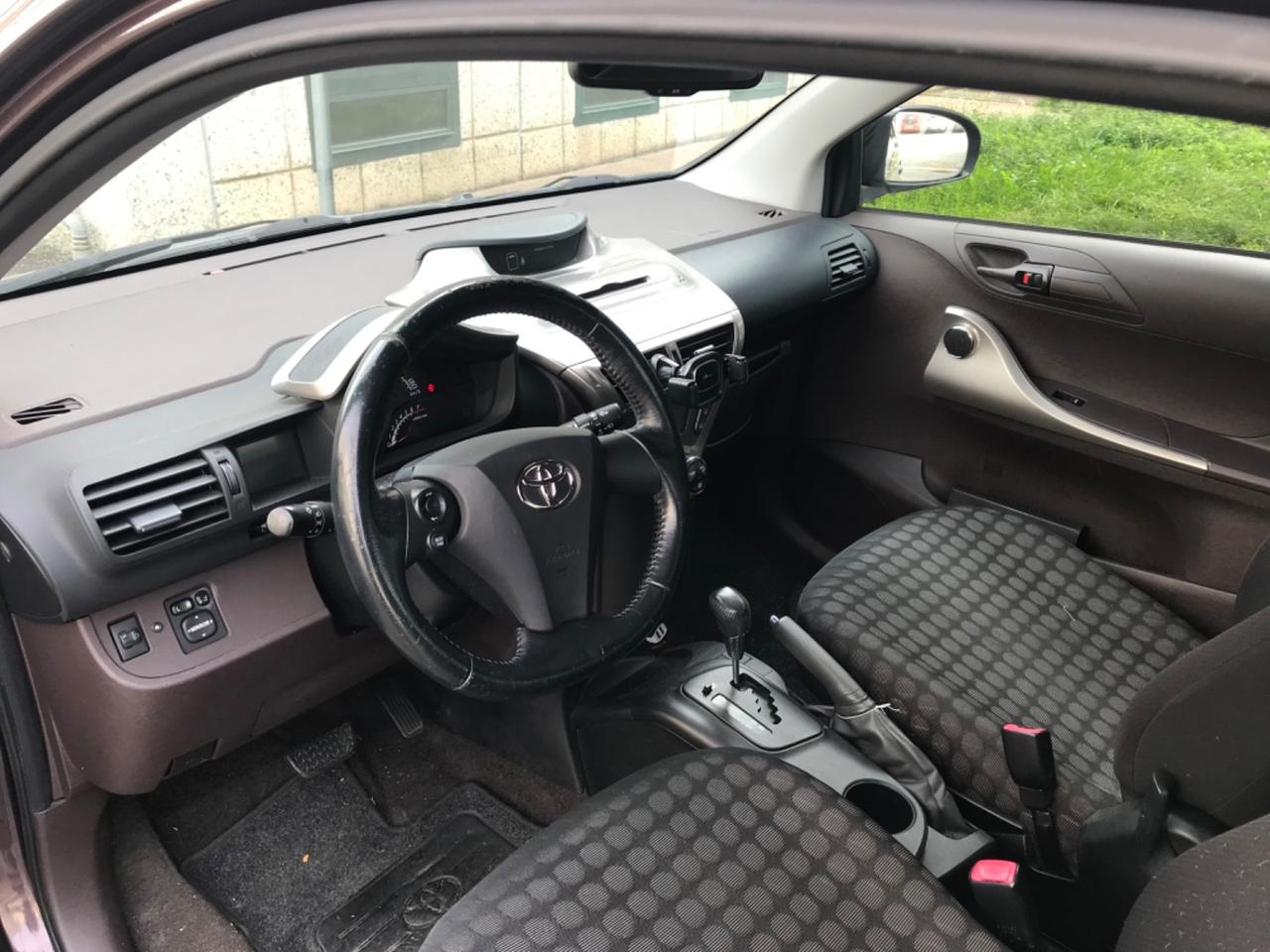 Toyota iQ 1.0 Multidrive