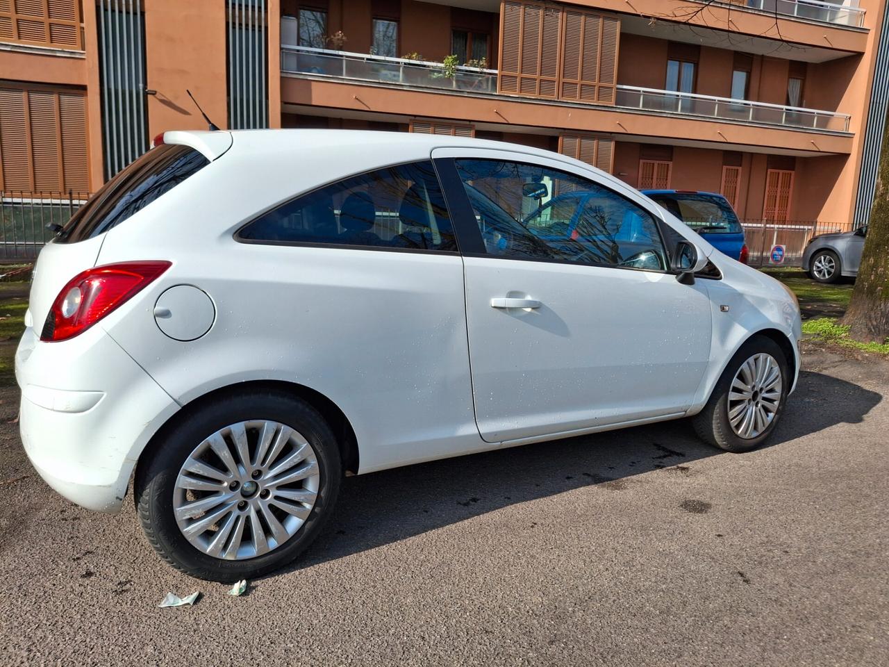 Opel Corsa 1.2 80CV 3 porte GPL-TECH Club benzina