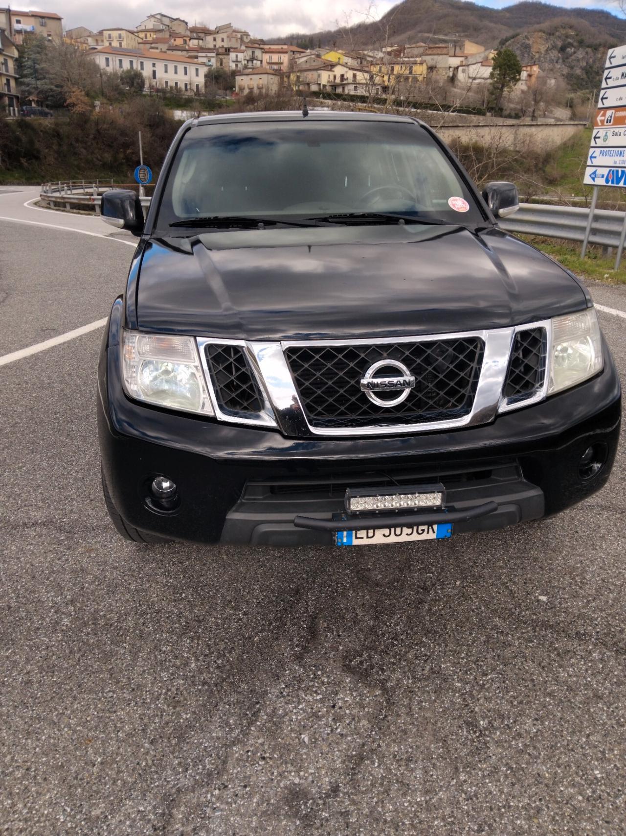 Nissan Navara 2.5 dCi 4 porte Double Cab Sport