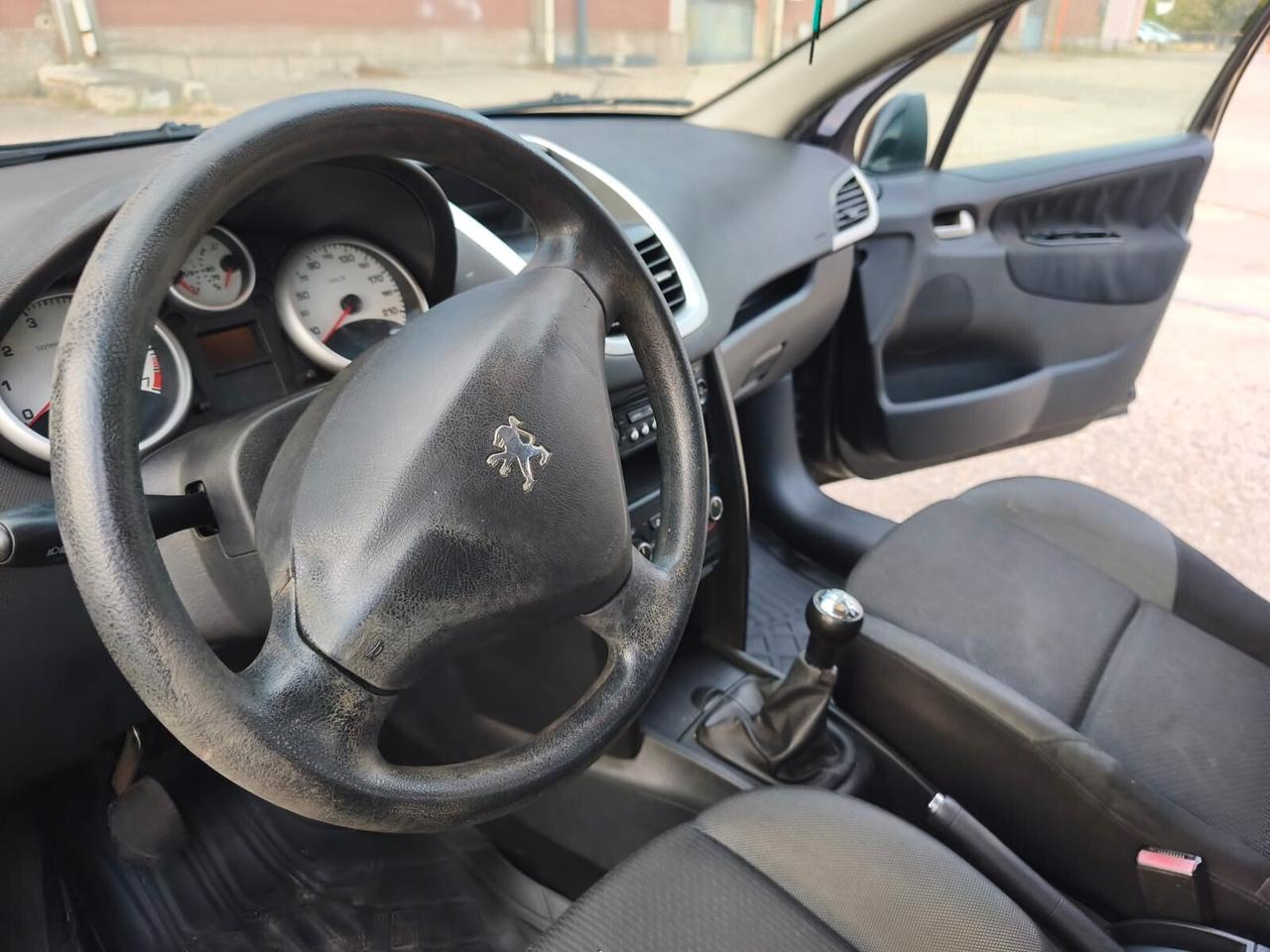 Peugeot 207 2010---1.4 Benzina GPL Neopatentati