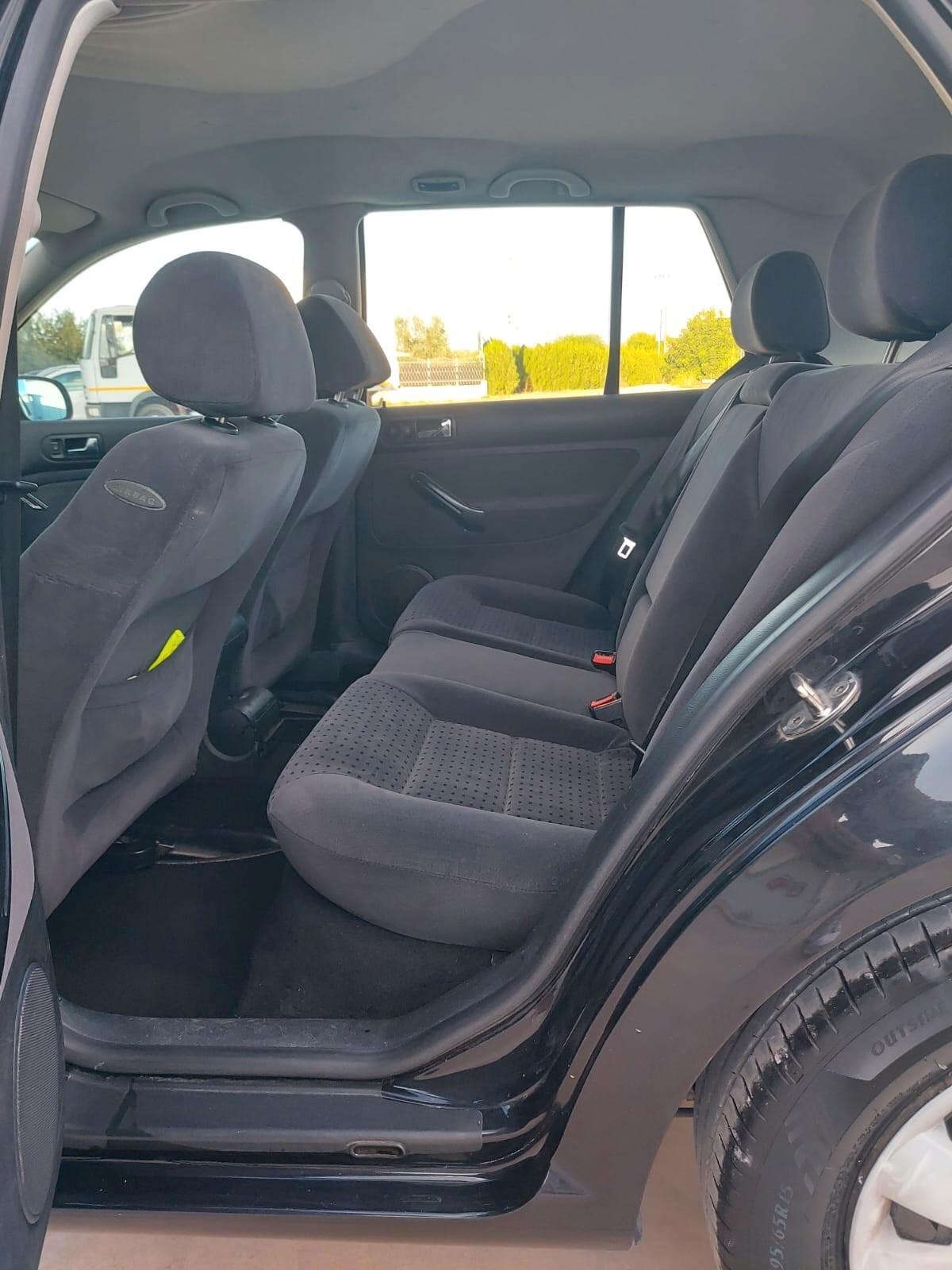 Volkswagen Golf 1.6 cat 5 porte Highline GPL