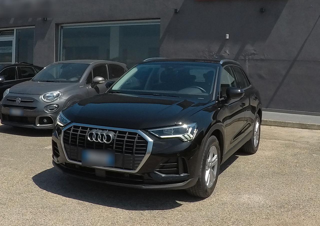 Audi Q3 35 TDI S tronic Business