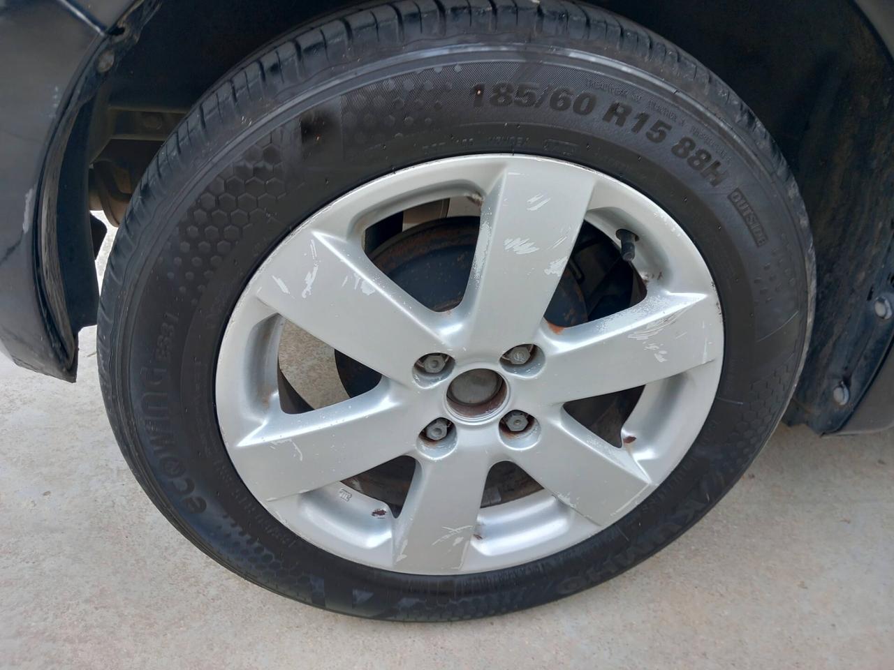 Suzuki Swift 1.3 DDiS 3p. GL