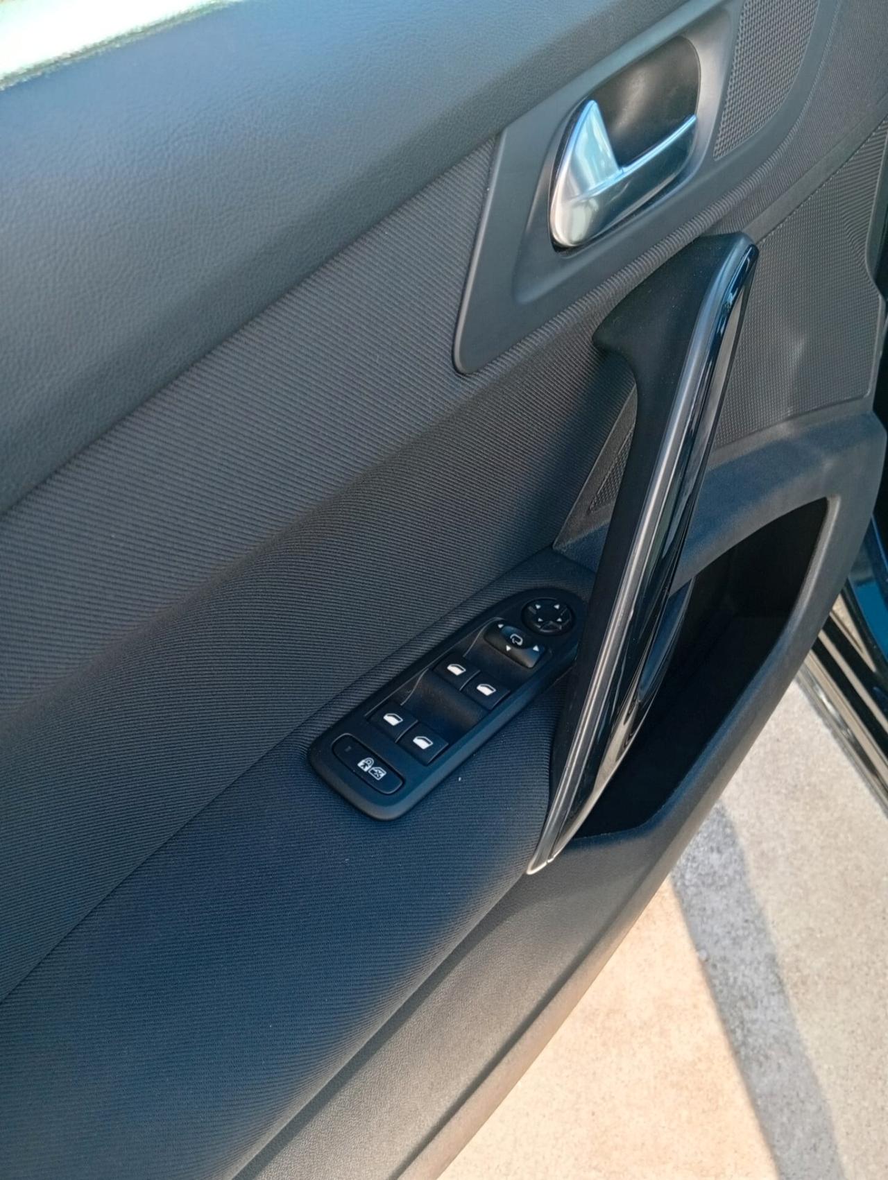 Peugeot 508 BlueHDi 120 EAT6 S&S SW Allure