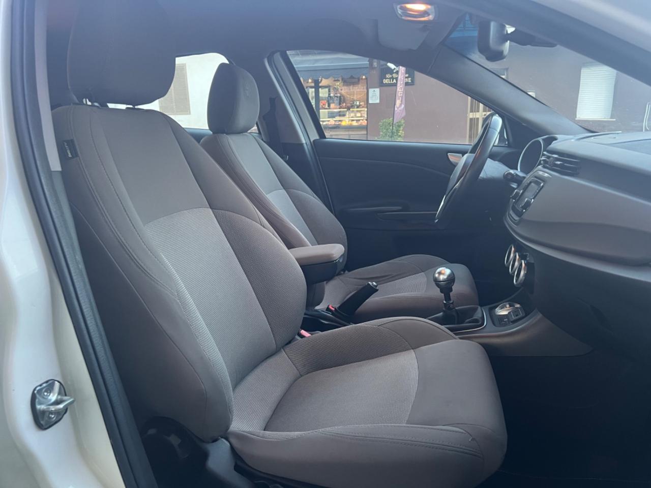 Alfa Romeo Giulietta 1.6 JTDm-2 120 CV Exclusive