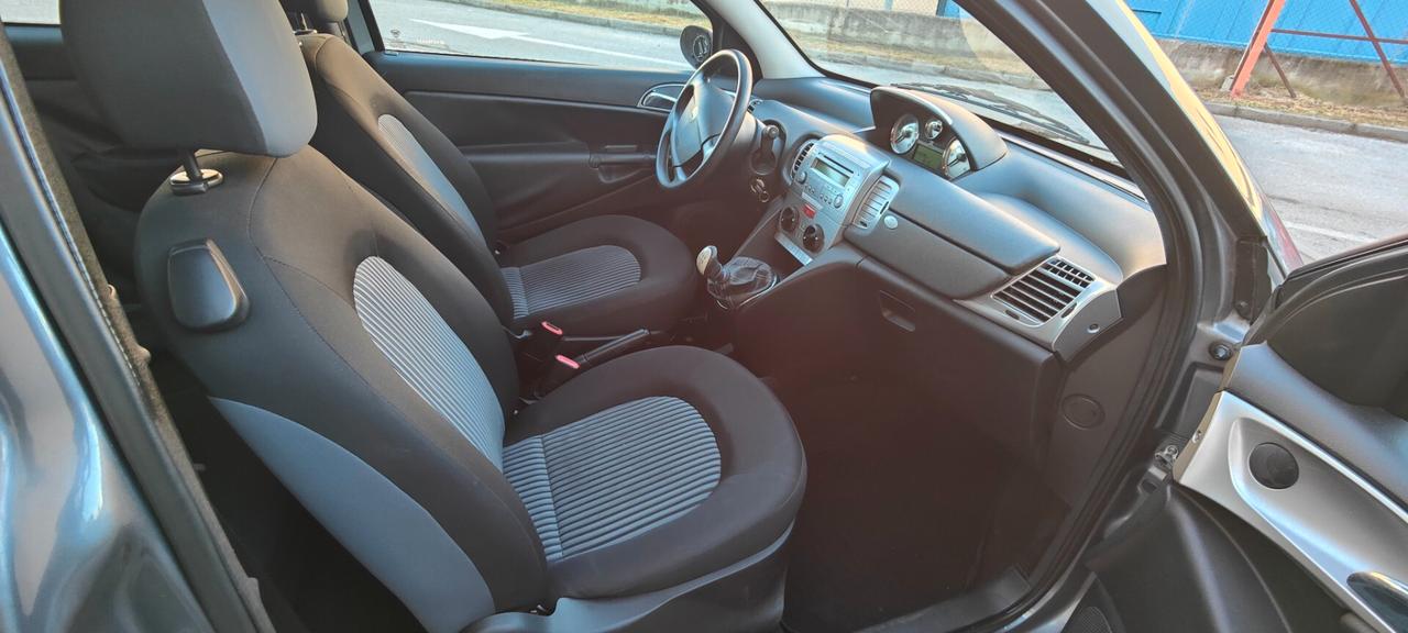 Lancia Ypsilon 1.2 Oro