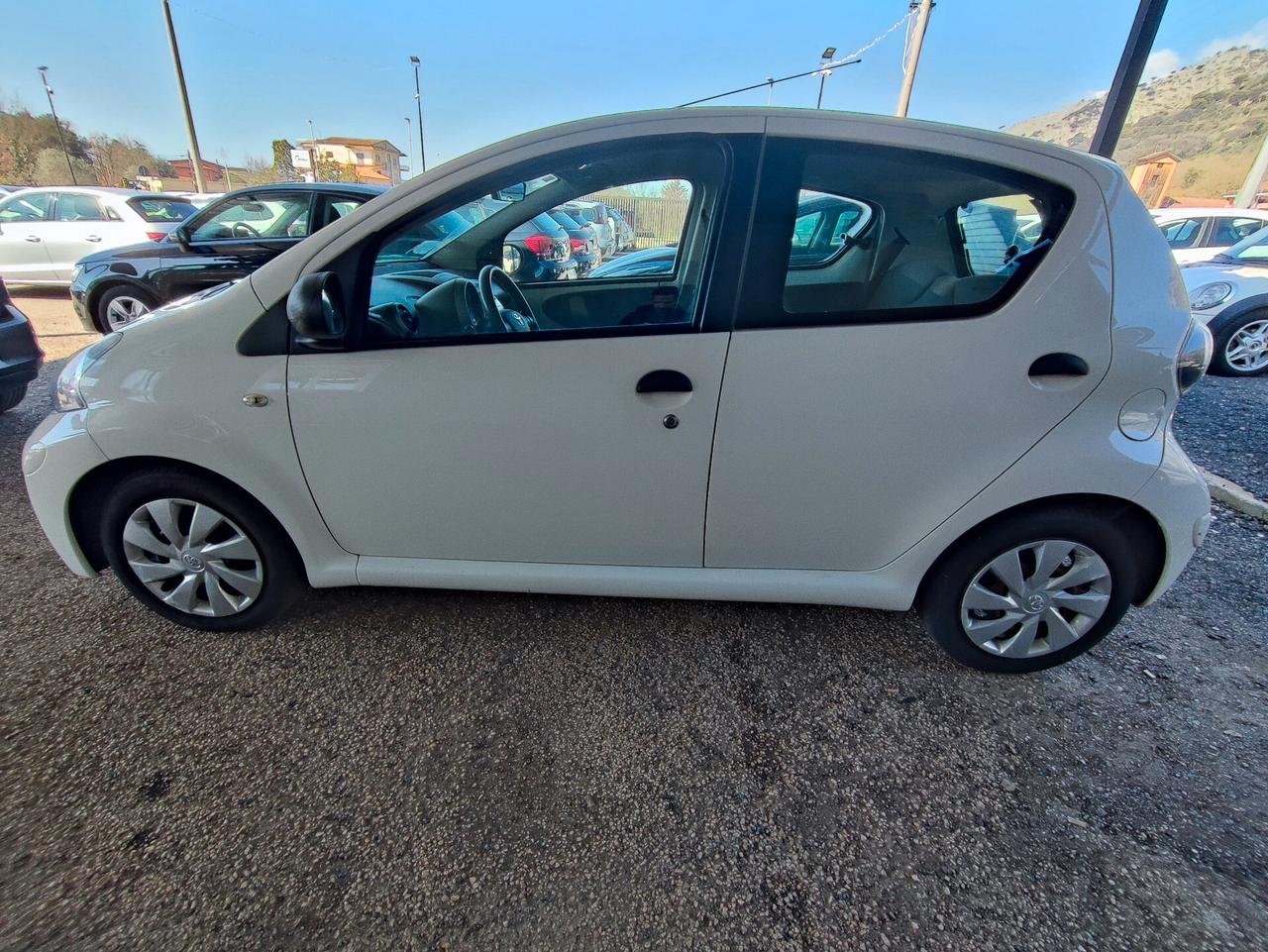 Toyota Aygo 1.0 12V VVT-i 5 porte Lounge Connect