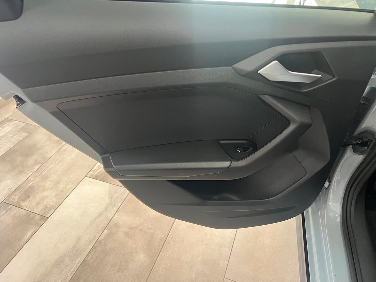 Audi A1 citycarver 30 TFSI Identity Contrast