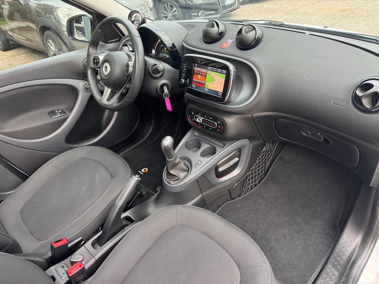 Smart ForFour 70 1.0 Passion LED NAV 2018