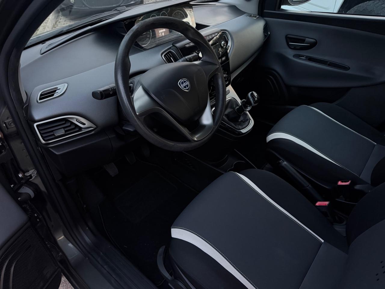 Lancia Ypsilon 0.9 TwinAir 85 CV Metano – 2014