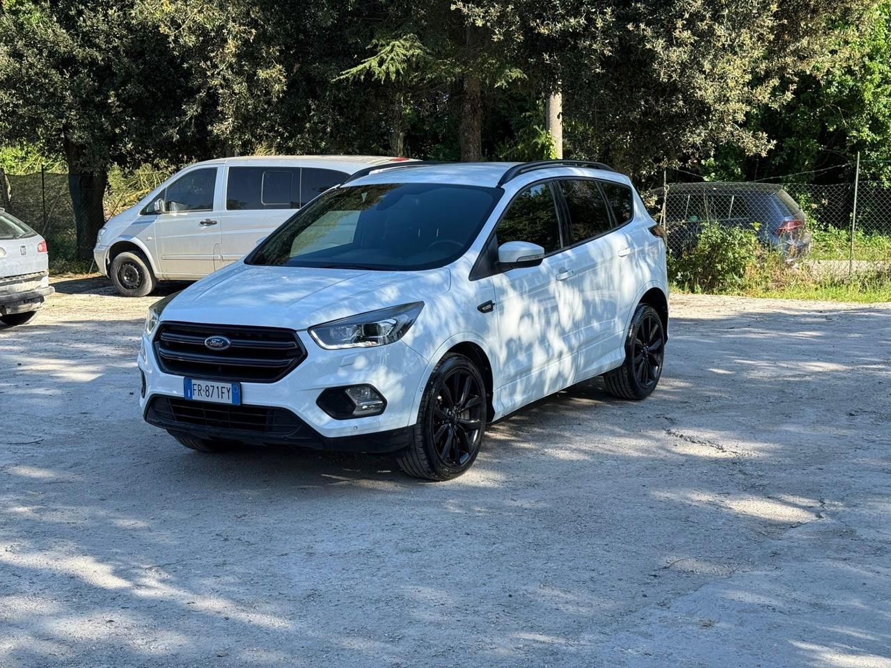 Ford Kuga 1.5 TDCI 120 CV S&S 2WD Powershift ST-Line