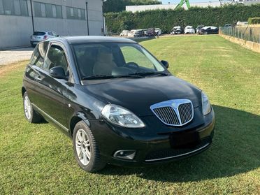 Lancia Ypsilon 1.3 MJT 75 CV Platino