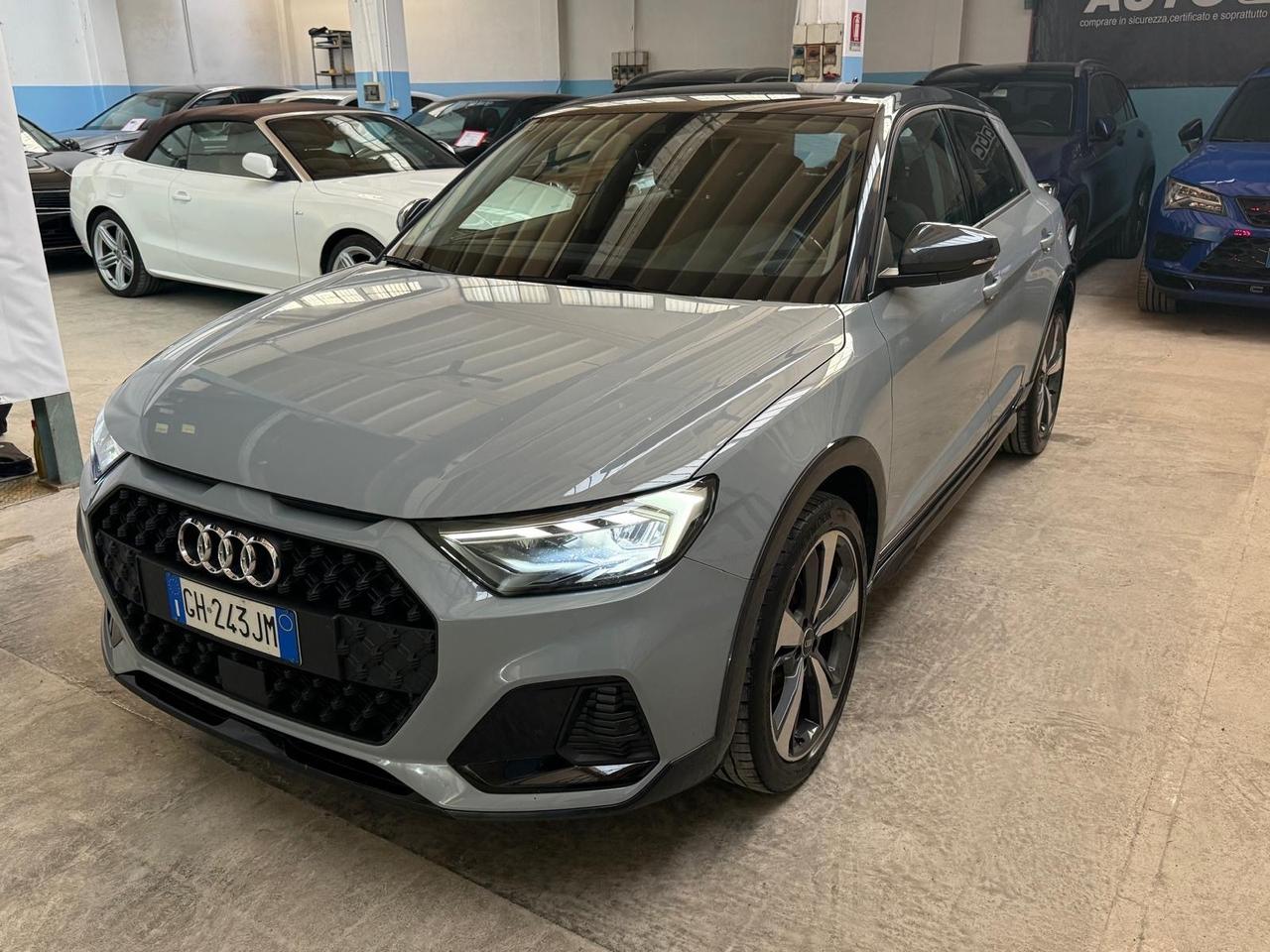 Audi A1 citycarver 30 TFSI Identity Contrast