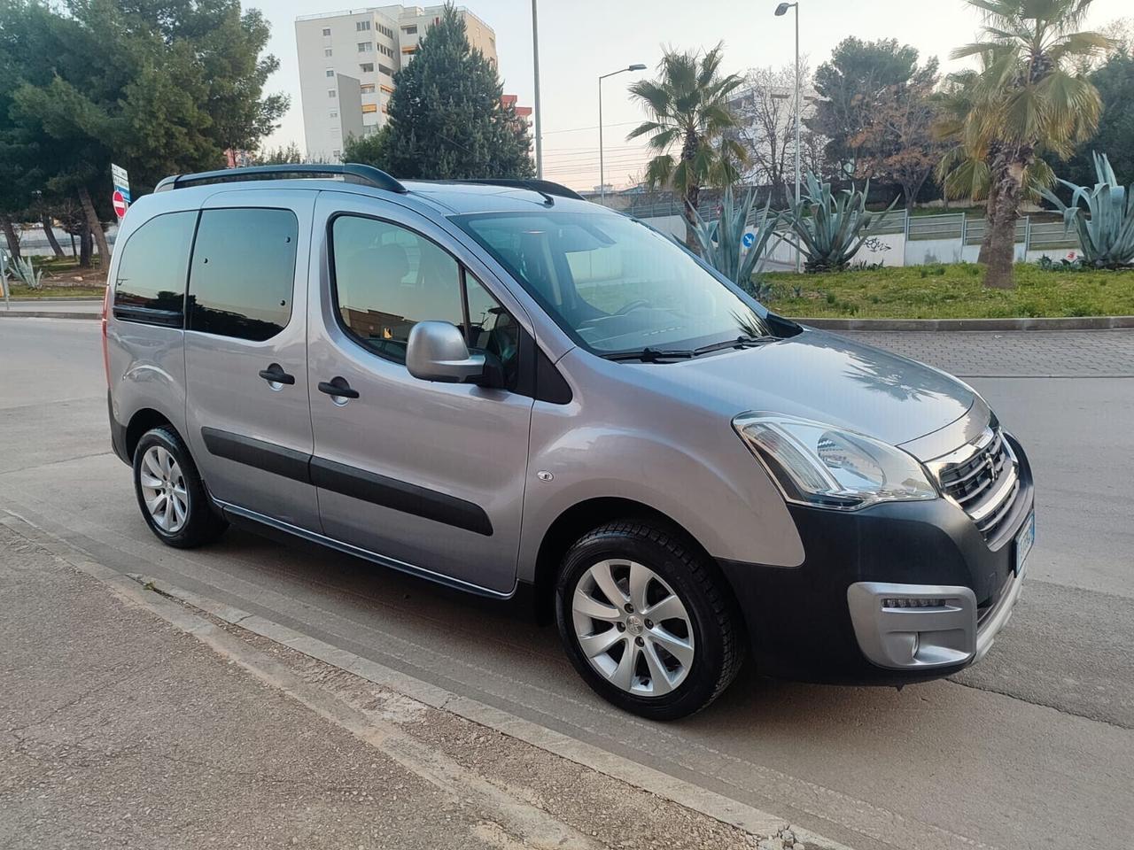 Peugeot Partner Tepee 1.6 bluehdi 100CV 2016!!!!