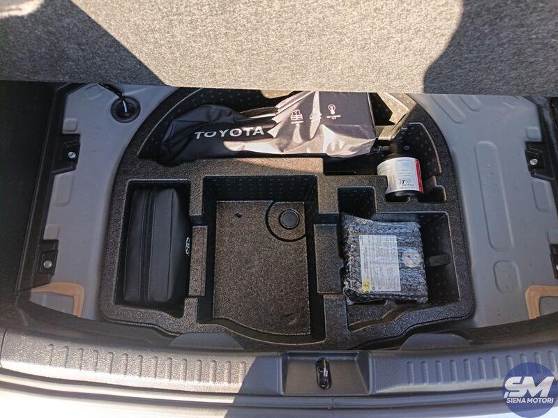 Toyota Yaris Hybrid Style MY21