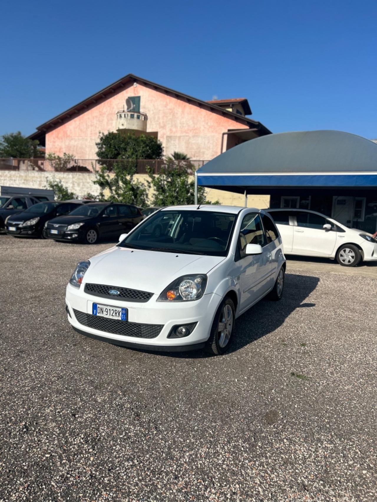 Ford Fiesta 1.2 16V 3p. Ghia