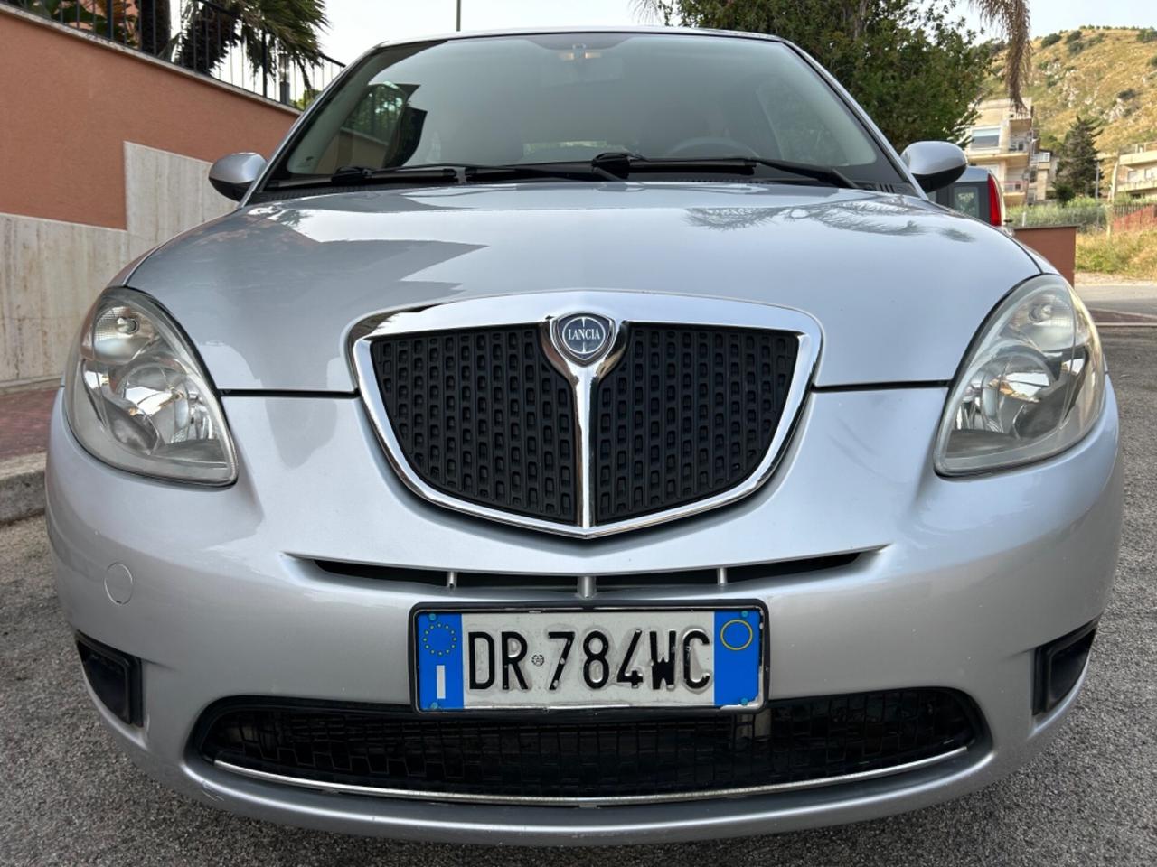 Lancia Ypsilon 1.3 MJT 75 CV Platino