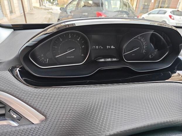 PEUGEOT 2008 1.6 HDi 100 cv - 2016