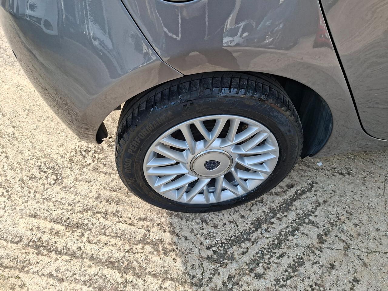 Lancia Ypsilon 1.3 MJT 16V 95 CV 5 porte S&S Gold