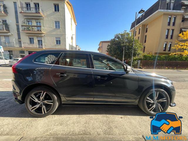 VOLVO XC60 D4 AWD doppio treno di gomme