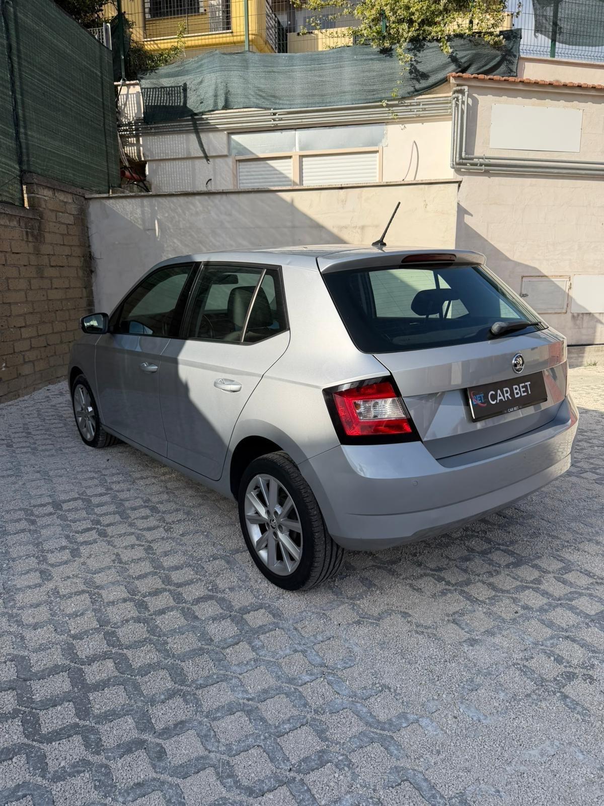 Skoda Fabia 1.0 TSI Color Argento