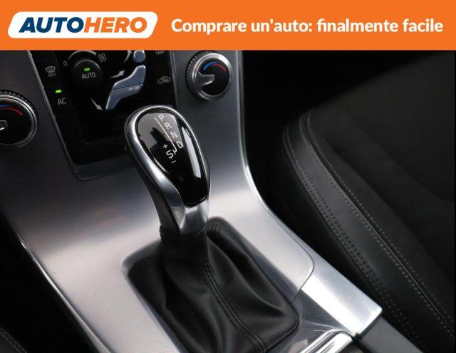 VOLVO V60 Cross Country D3 Geartronic Momentum