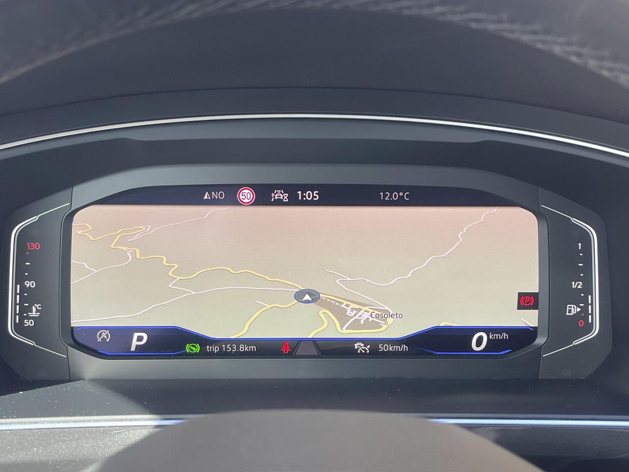 Volkswagen Tiguan 2.0 TDI 150 CV SCR DSG R-Line Fari IQ.LIGHT LED MATRIX--Digital Cockpit Pro 10,25", Navi