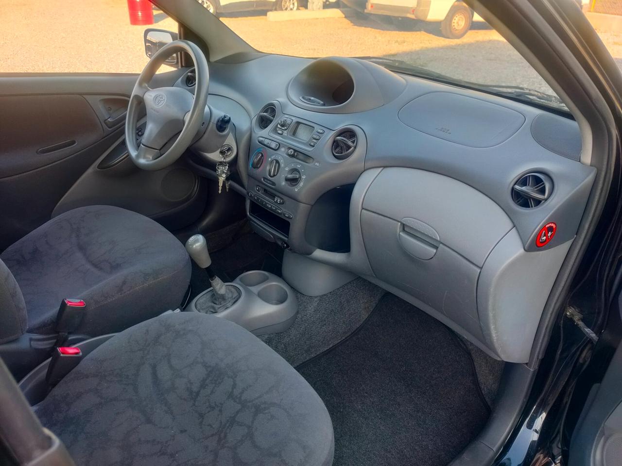 Toyota Yaris 1.0i 16V cat 5 porte