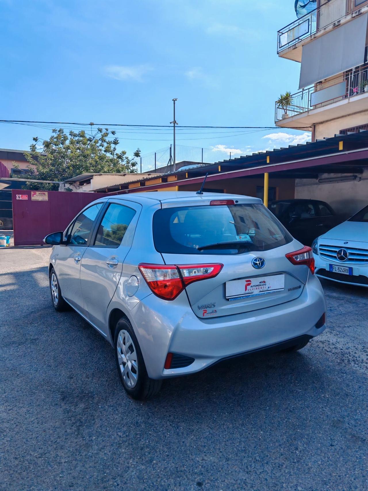 Toyota Yaris 1.5 Hybrid 5 porte Business
