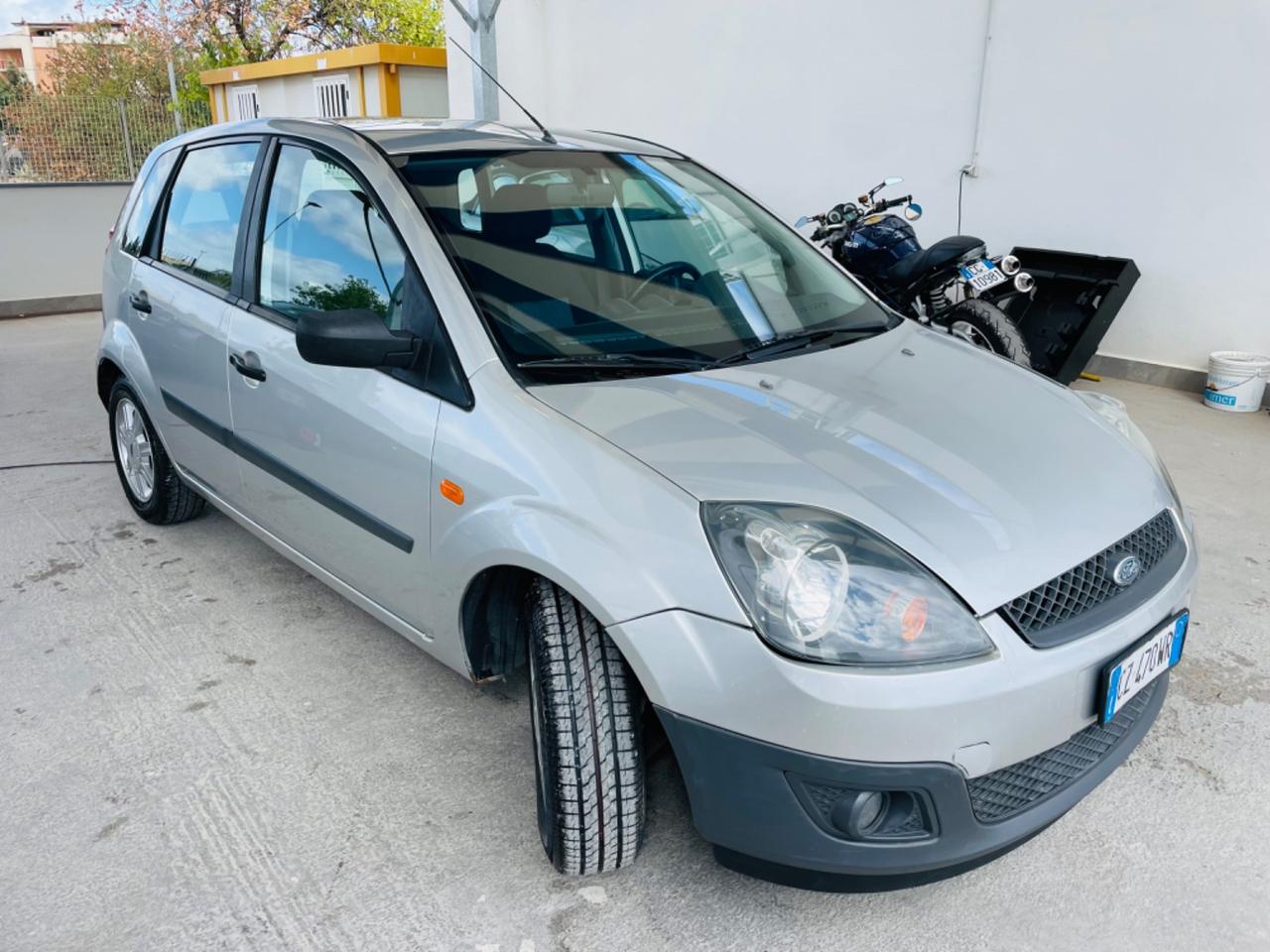 Ford Fiesta 1.4 TDCi 5p. Ghia OK NEOPATENTATO