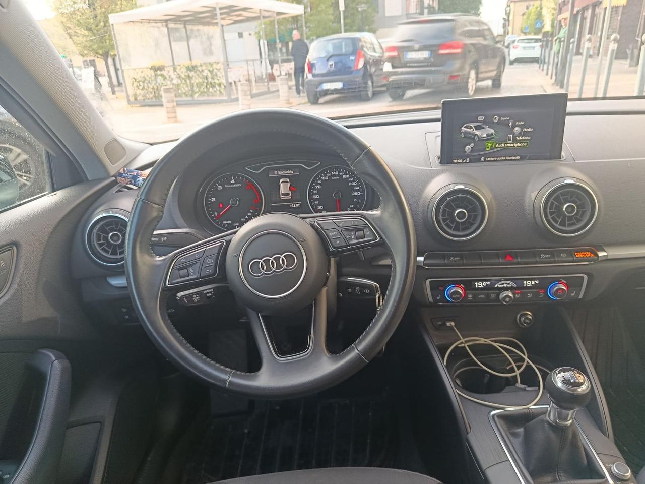 Audi A3 Business 1.6 30 TDI #10427