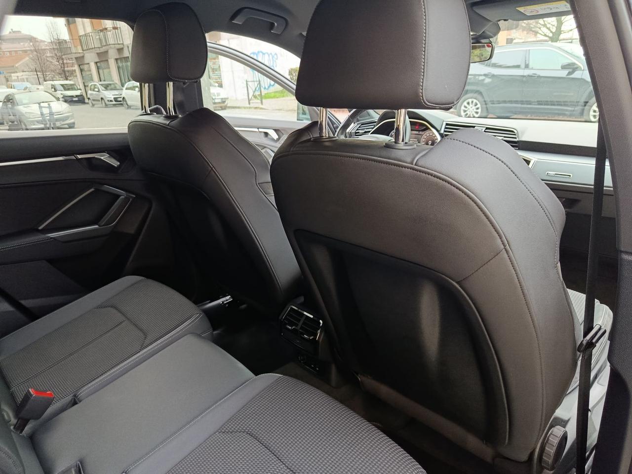 Audi Q3 S Line 2.0 35 TDI #8385