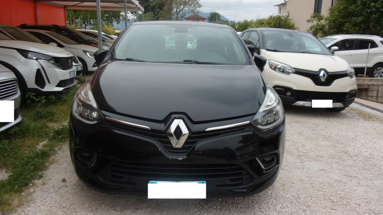 Renault Clio TCe 12V 90 CV 5 porte Moschino Intens