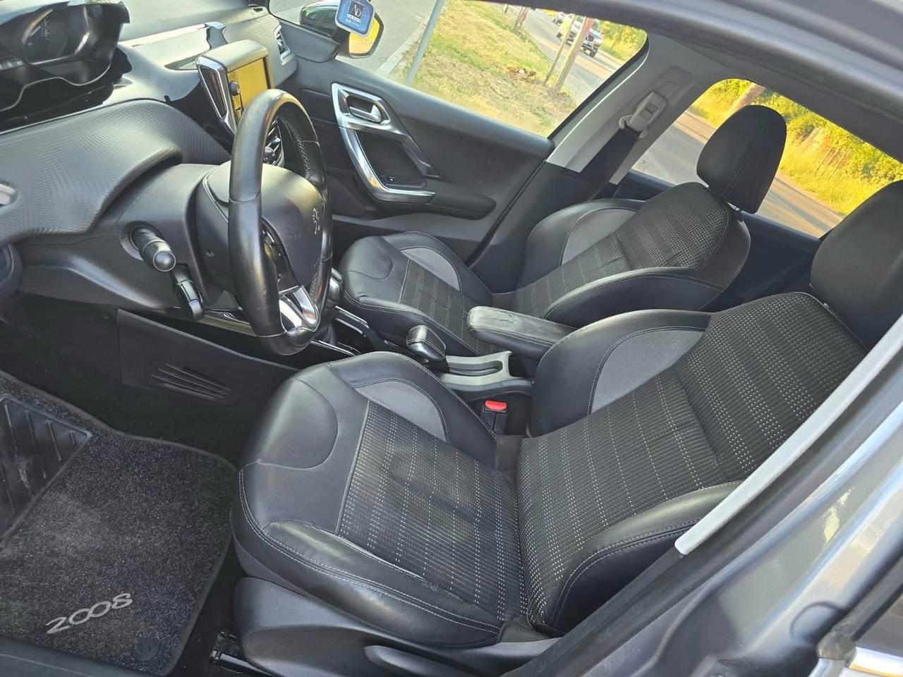 Peugeot 2008 BlueHDi 100 Black Matt