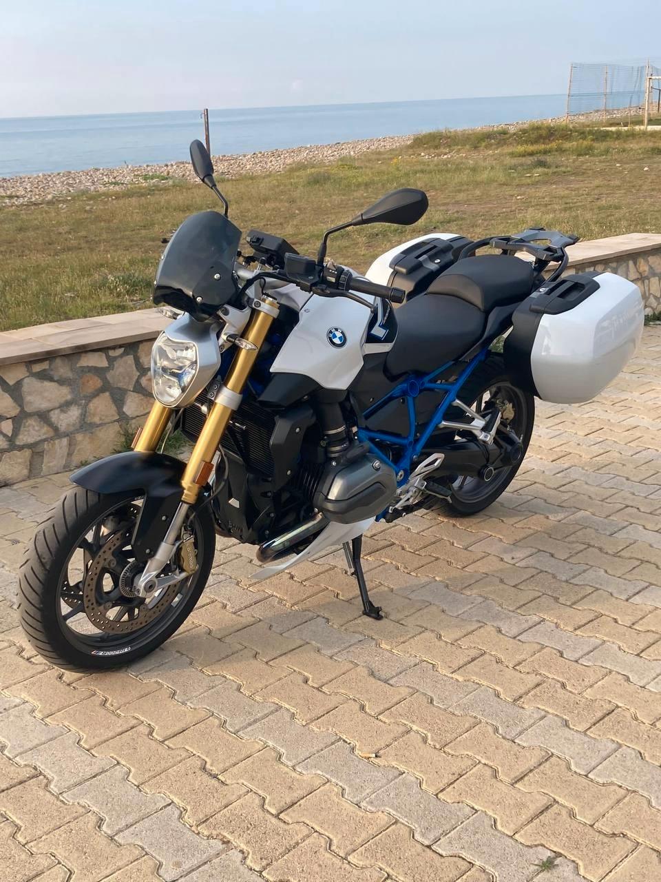 BMW R1200R