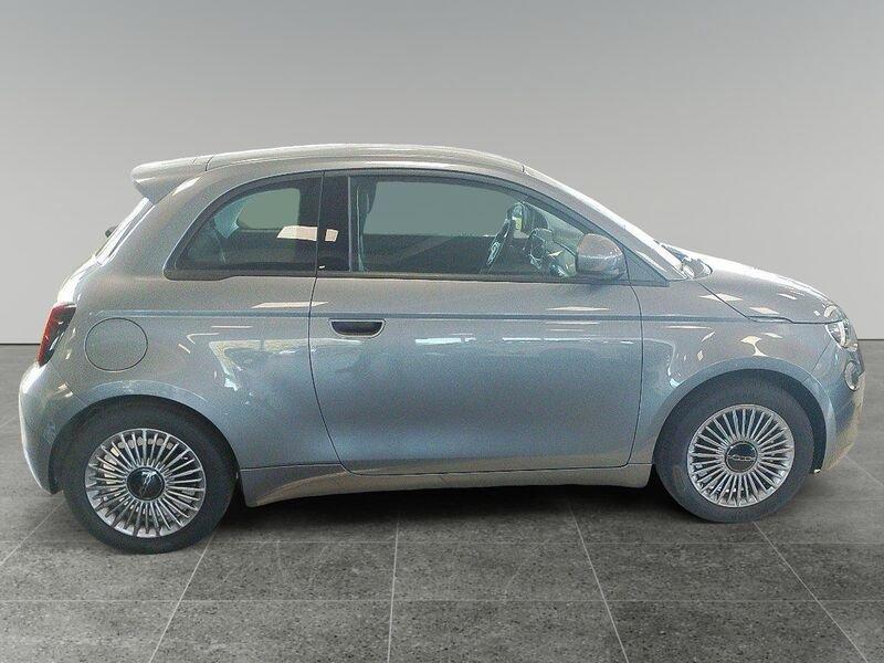 FIAT 500e 500 Nuova 500 Hatchback My23 La Nuova 500 - 320 Berlina