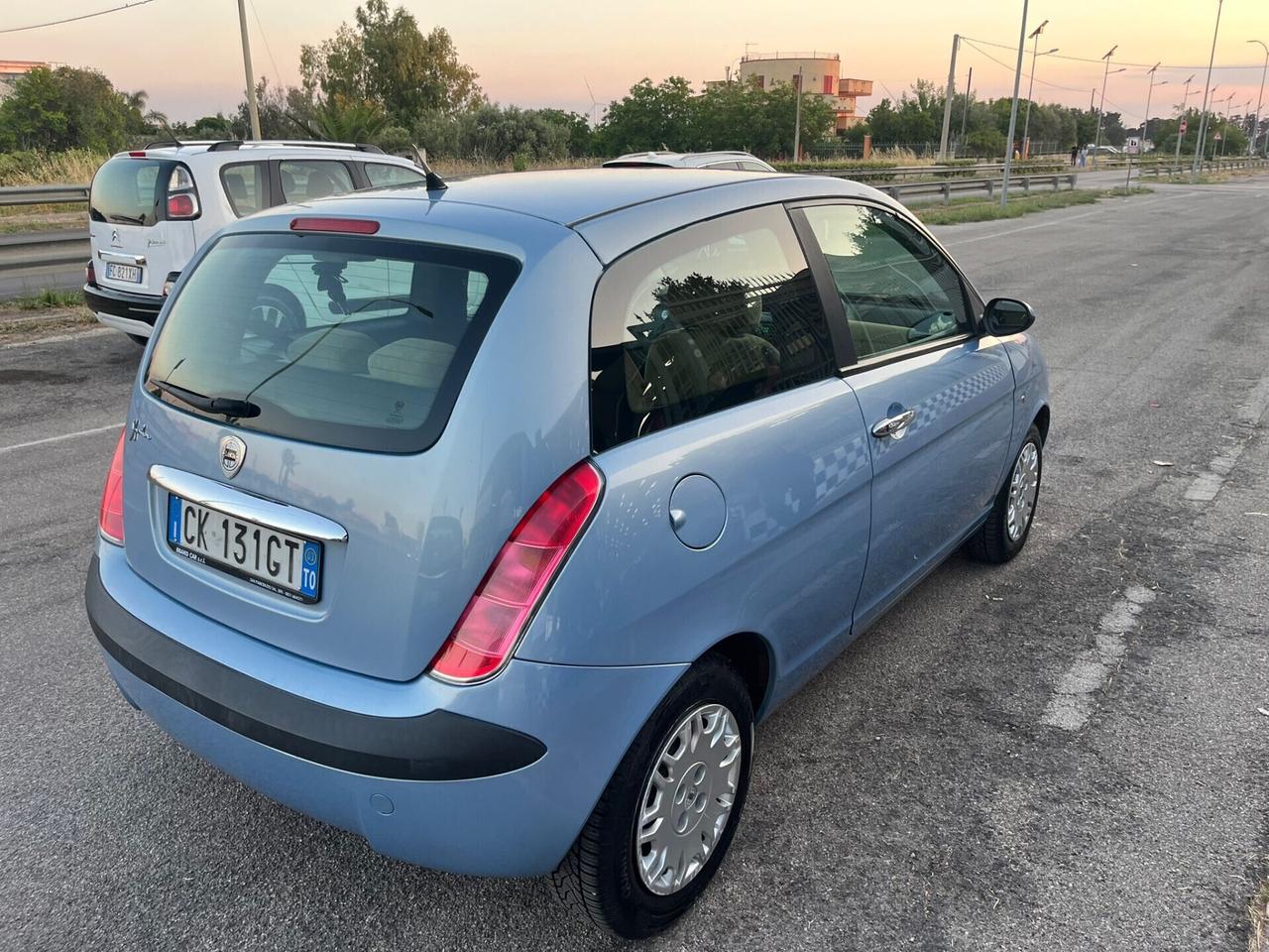 Lancia Ypsilon 1.2 Argento Unipro 2003
