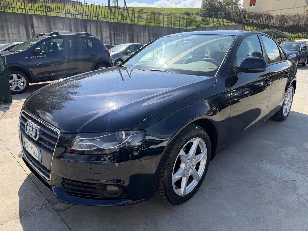 Audi A4 2.0 TDI 143CV ADVANCED/NAVY/LED/UNIPROP.