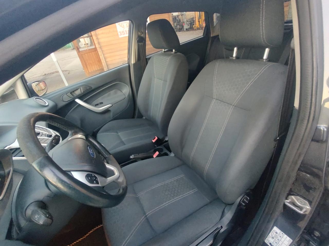 Ford Fiesta 1.4 5 porte Bz.- GPL Titanium, GARANZIA L.12 MESI, OK NEOPATENTATI