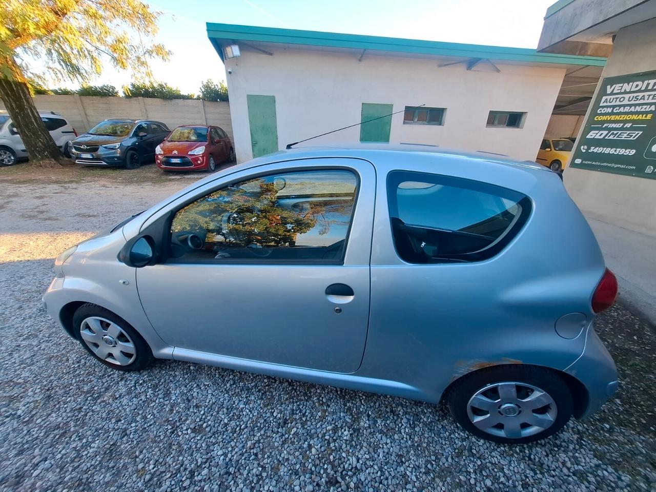 Toyota Aygo 1.0 12V VVT-i 3 porte Sol 68Cv (50Kw)