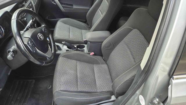 TOYOTA Auris Touring Sports 1.8 Hybrid Lounge