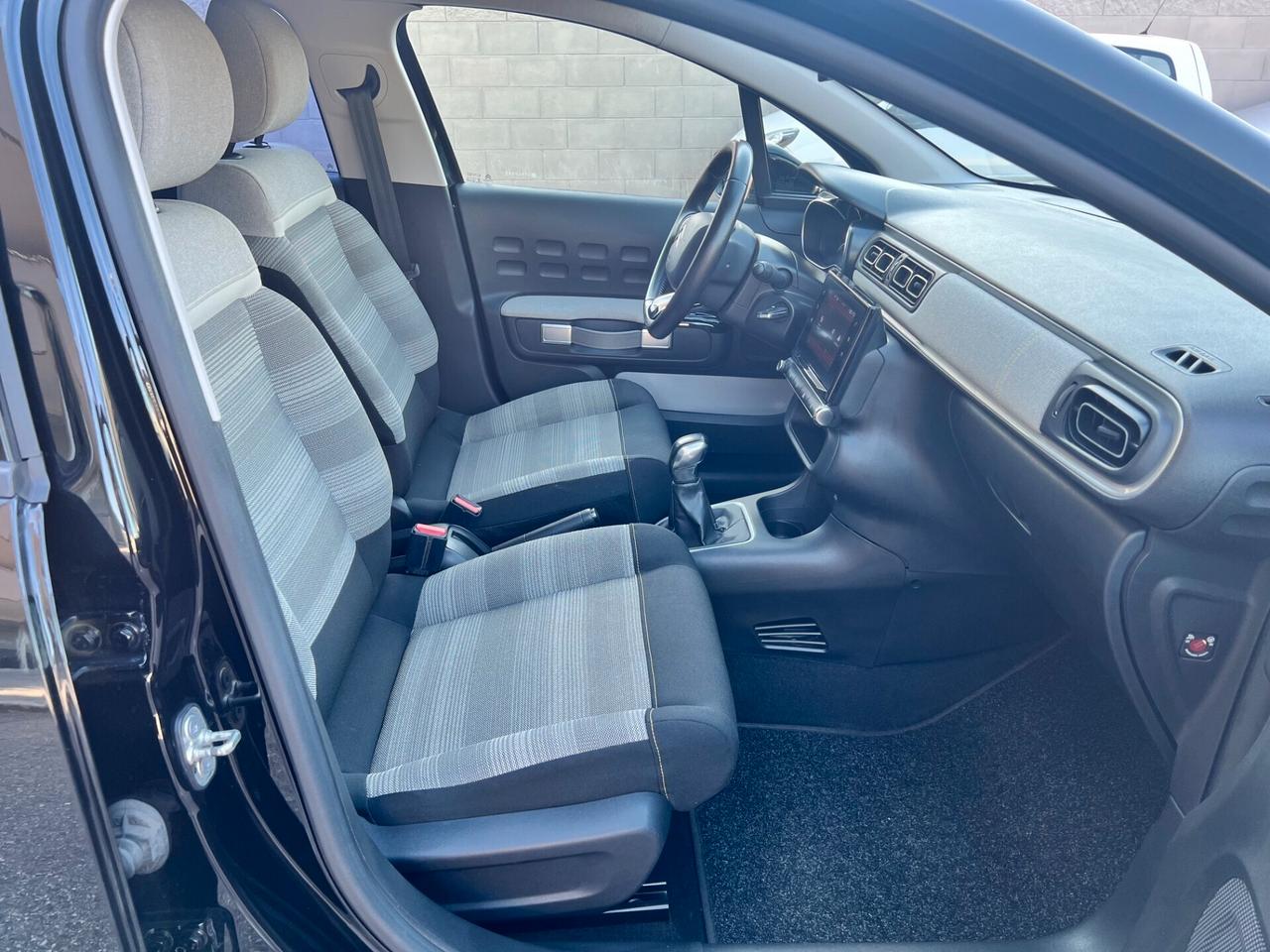 Citroen C3 1.2 puretech Shine 83cv NEOPATENT. NAVI/CAMERA/16;