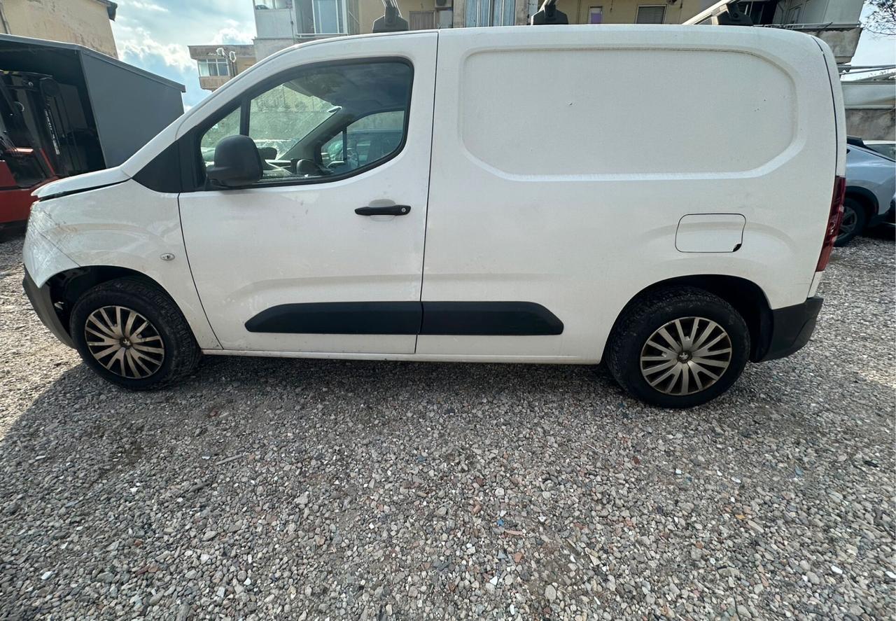 Peugeot Partner BlueHDi 100 S&S PL Furgone sinistrato incidentato