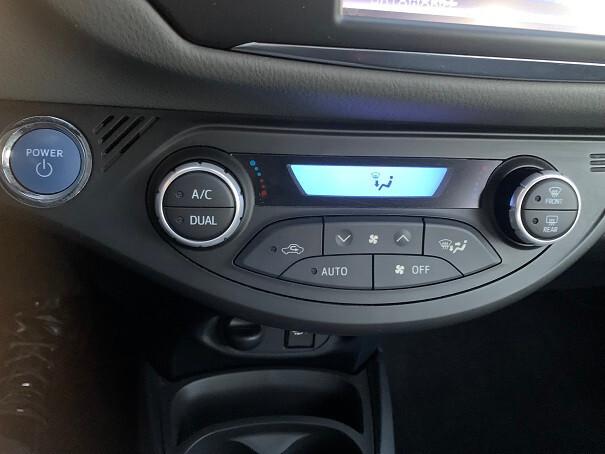 Toyota Yaris 1.5 Hybrid 5 porte Business