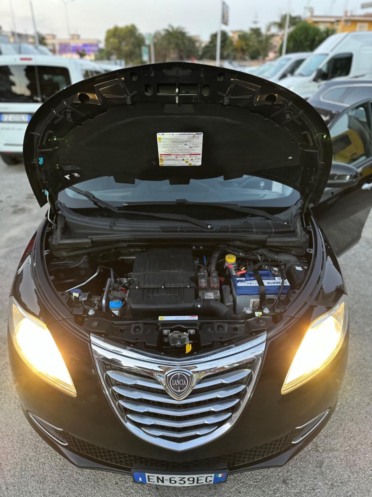 Lancia Ypsilon 1.2 69 CV 5 porte GPL Ecochic Platinum