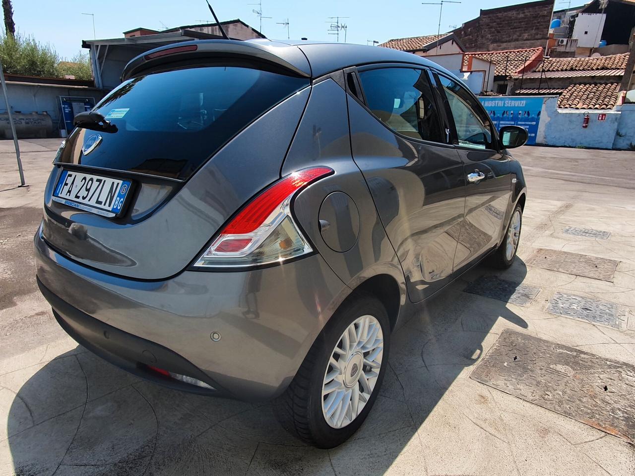 Lancia Ypsilon 1.3 MJT 16V 95 CV 5 porte S&S Gold