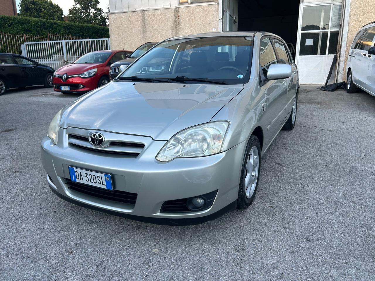 Toyota Corolla 1.4 D-4D Cambio automatico 5 porte