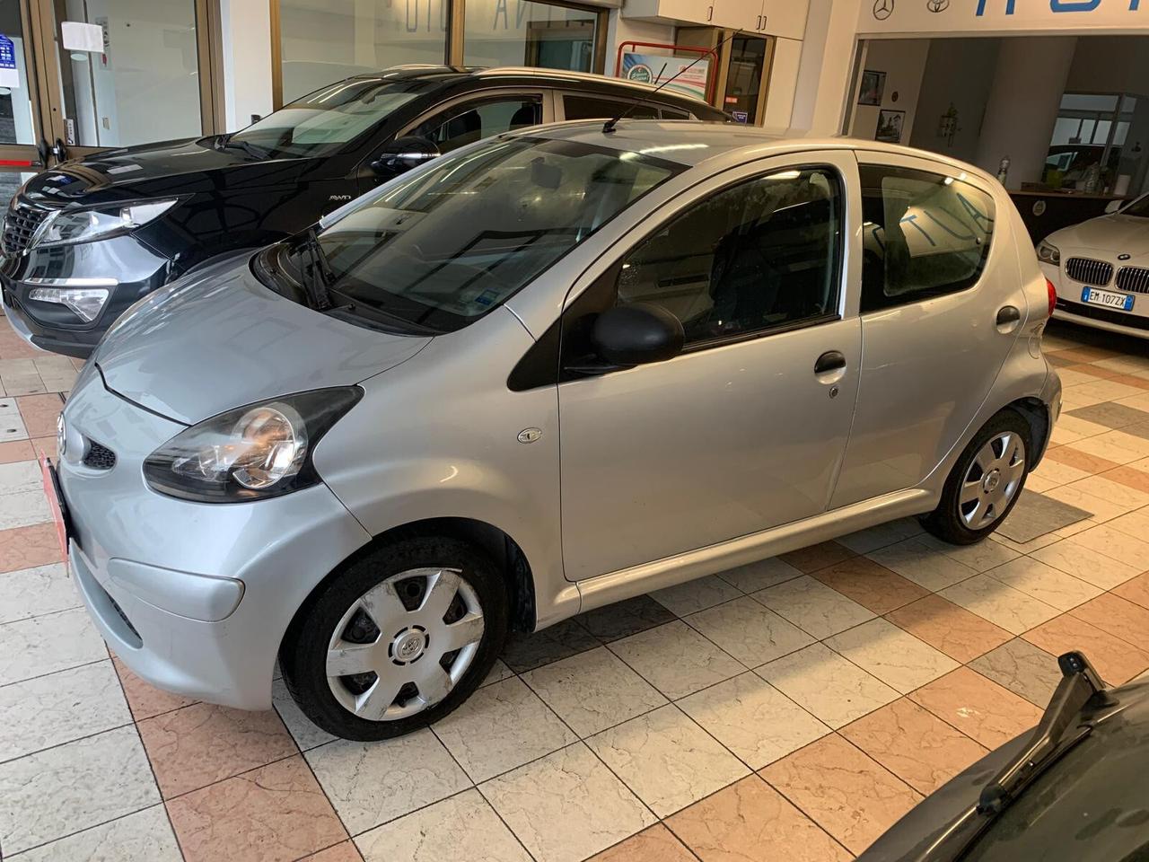 Toyota Aygo 1.0 12V VVT-i 5 porte